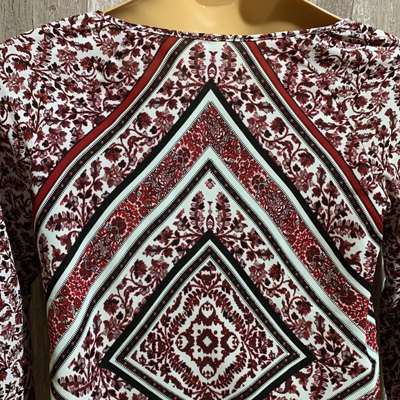 Heart and Soul Top Red Black White Floral Size L High Low Light Weight - Picture 13 of 16